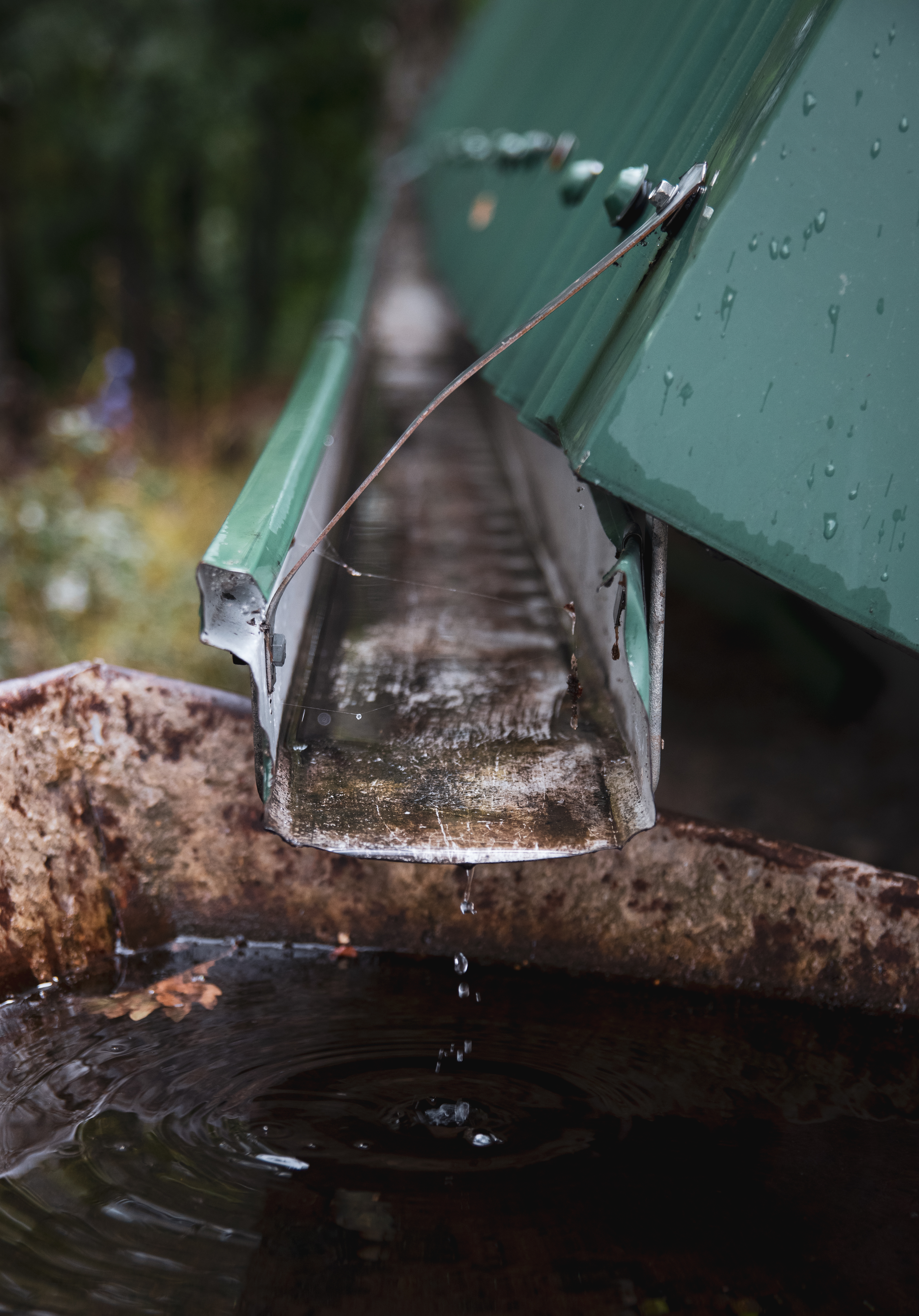 Professional Gutter Services: Protecting Your Home, Simplifying Maintenance